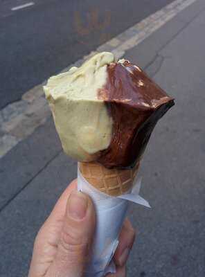 Ancien Glacier Giovanni Gelateria (changement De Propriétaire)