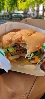 Quick Hamburger Restaurant