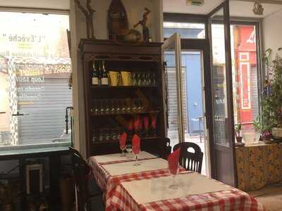 Restaurant L'eveche Chez Annie