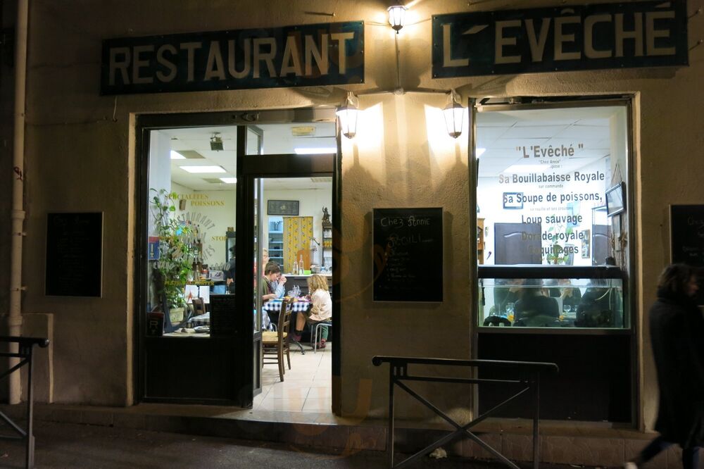 Restaurant L'eveche Chez Annie