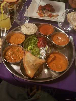 Le Must Sandwich A La Mode