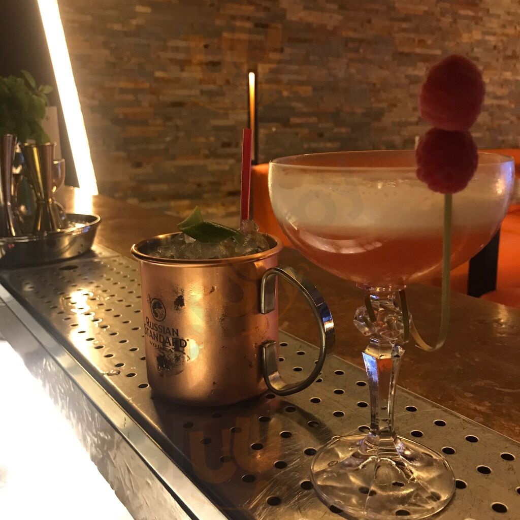 The Metropolitan Cocktail Bar