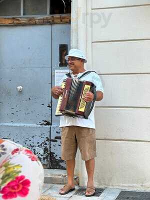 Le Resto Des Artistes