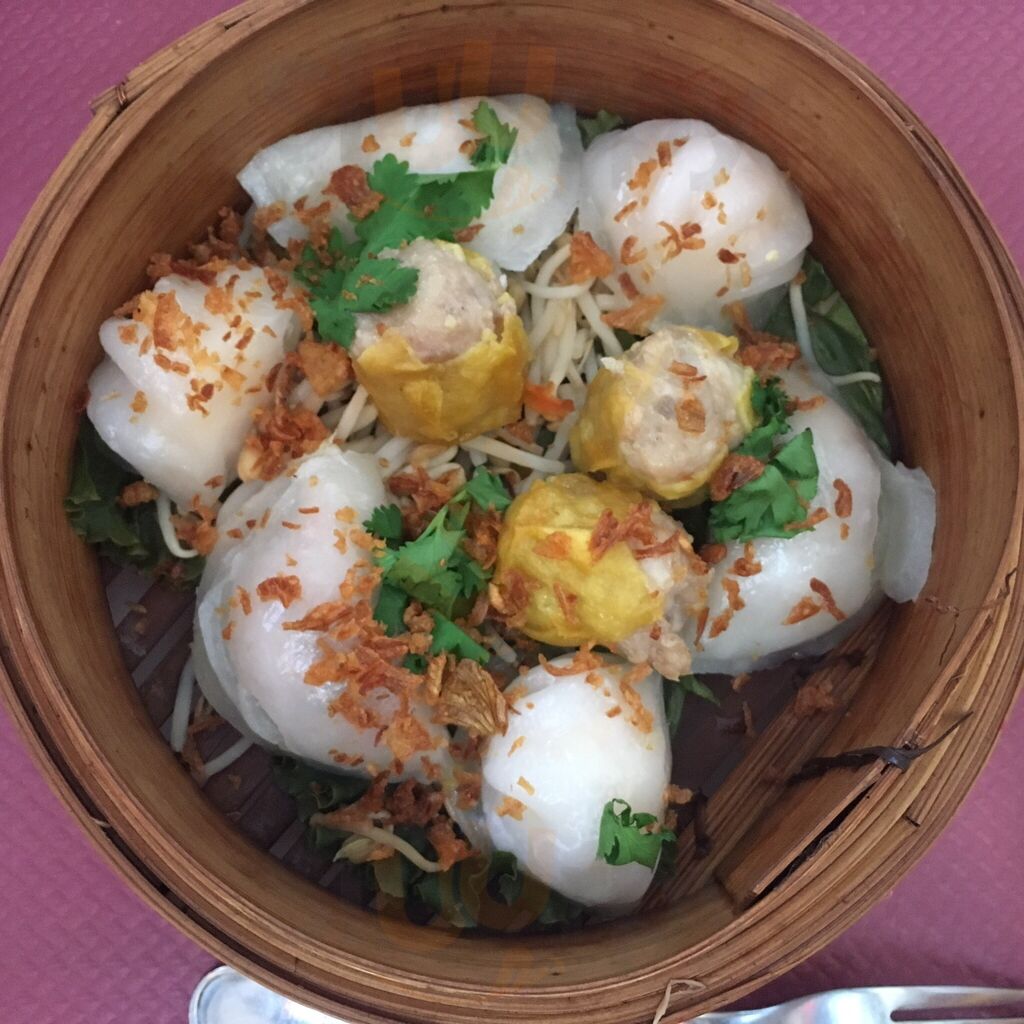 Faubourg De Saigon Chez Diem