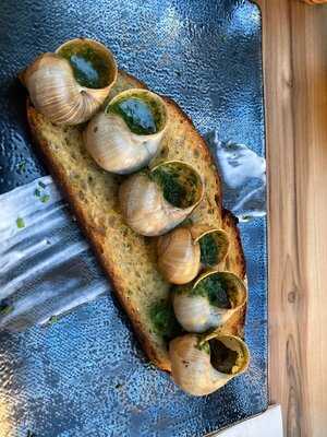 Les Frères Marchand Restaurant