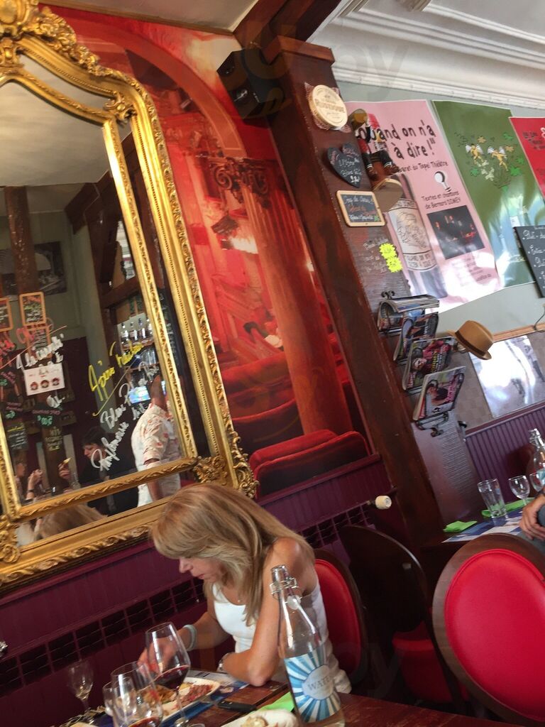 Le Café Du Théatre