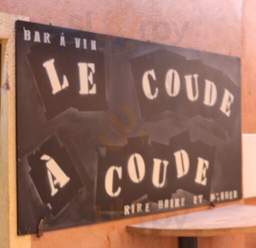 Le Coude à Coude