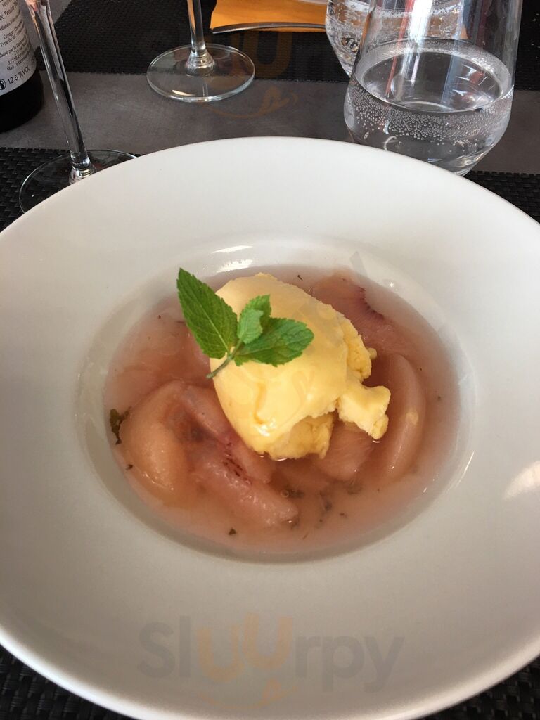 Restaurant Les Saints Pères Dans Tennis Club