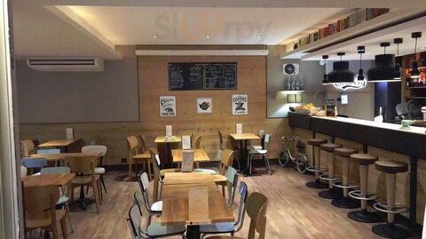 Le Café De La Place