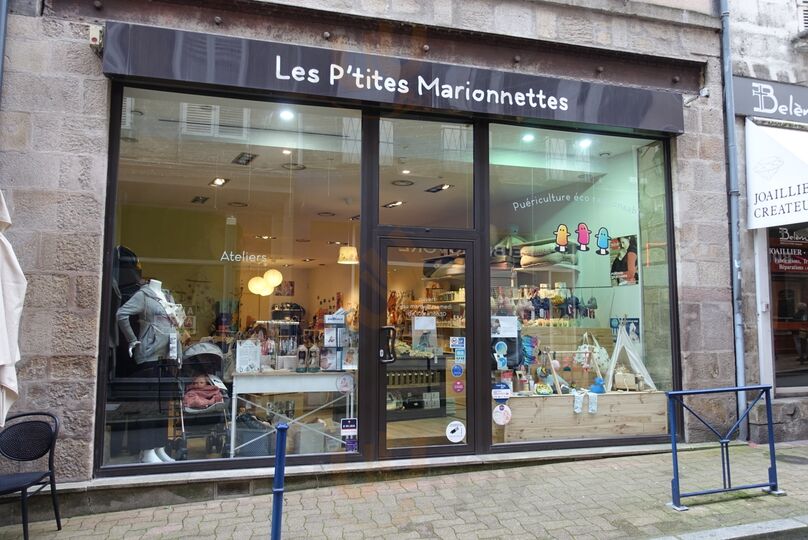 Les Petites Marionnettes