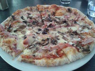 L'up Side And Down Cafe