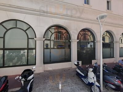 Play Restaurant & Lounge