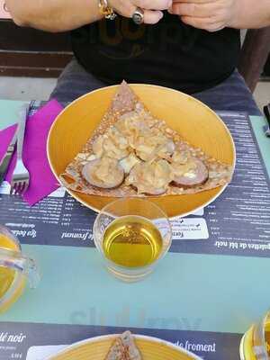 La Main à La Pâte Crêperie