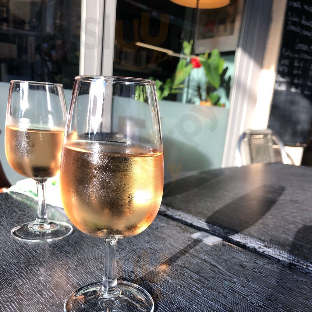 Le Caveau Du Chai D'uzes