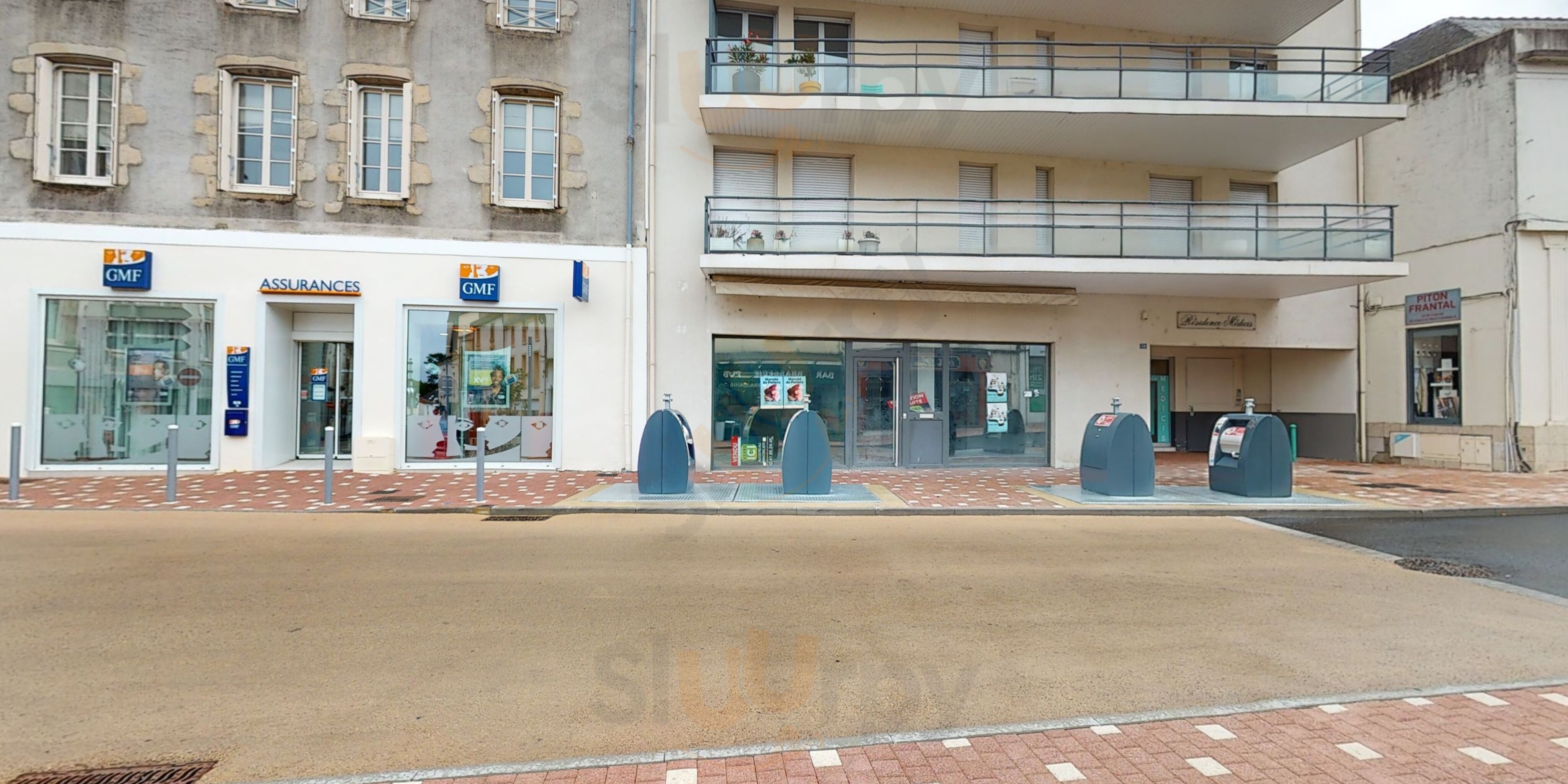 Le Cafe Des Artistes