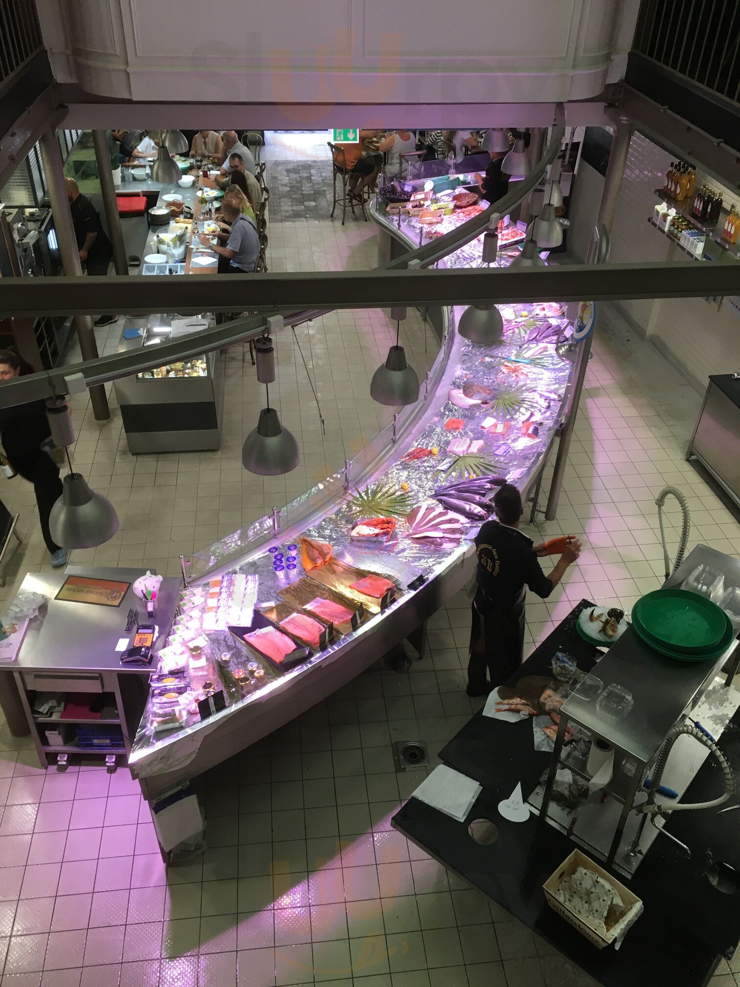 L'ambiance Des Halles