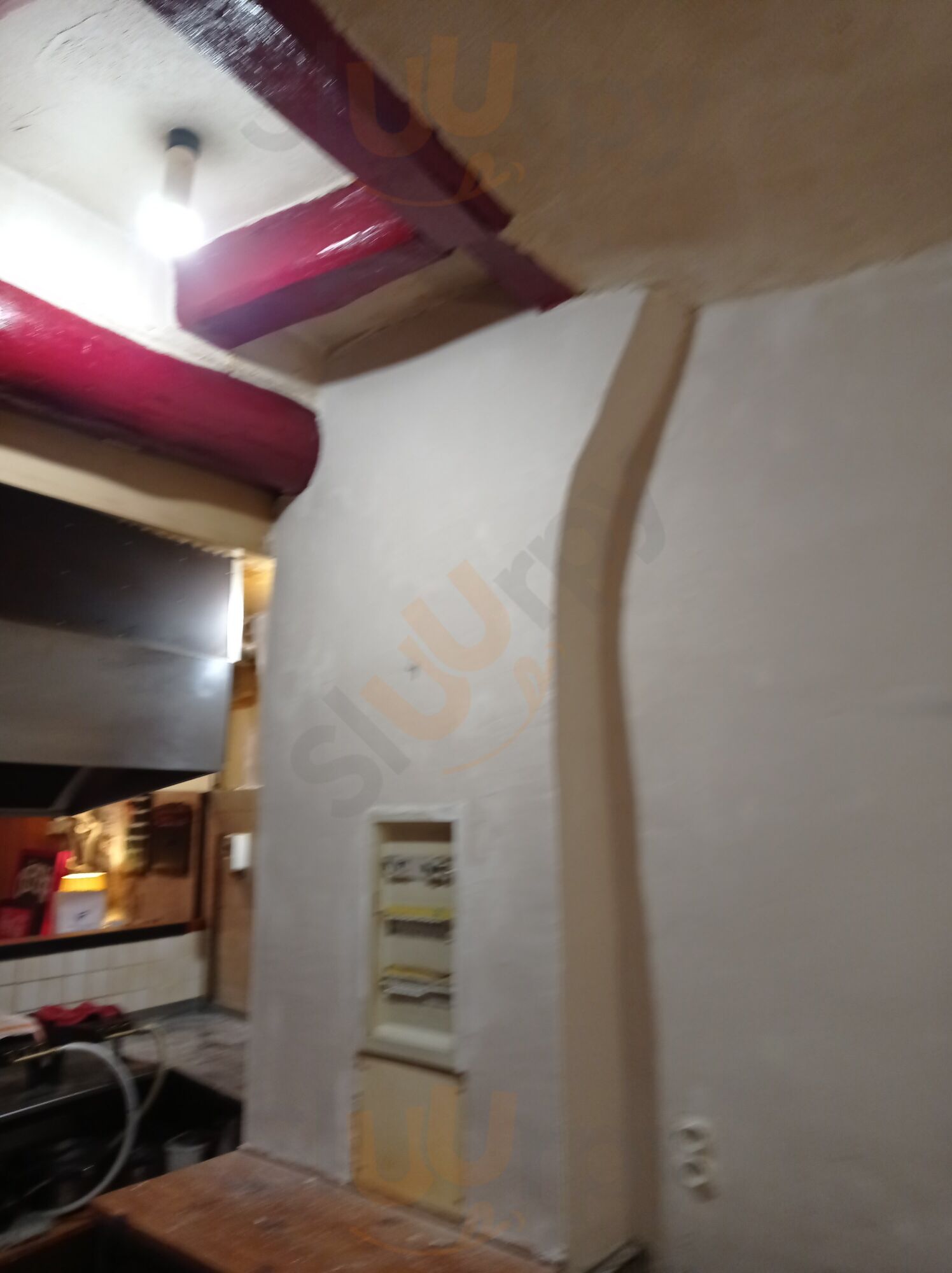 Le Chien à La Fenetre