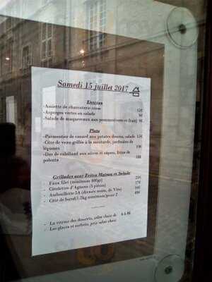 Au Pied De La Tour - Chez Les Filles