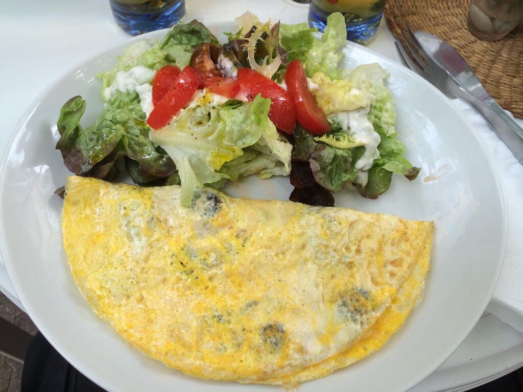 Le Petit Square Cafe