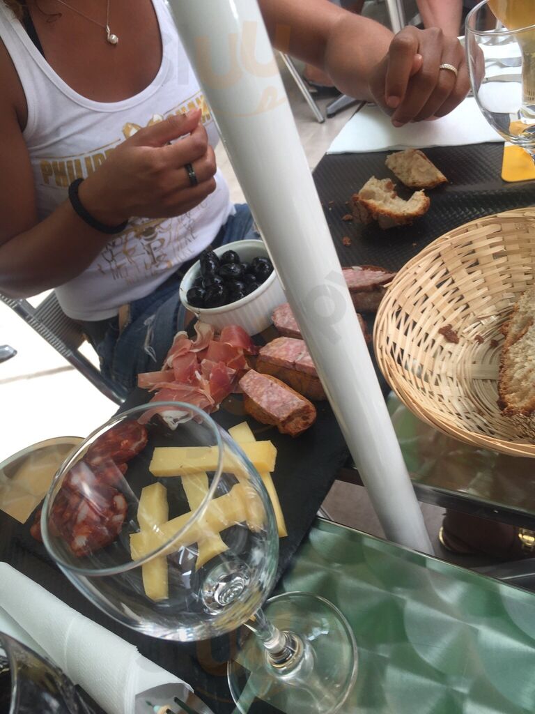 Café Du Commerce Bourcefranc Le Chapus