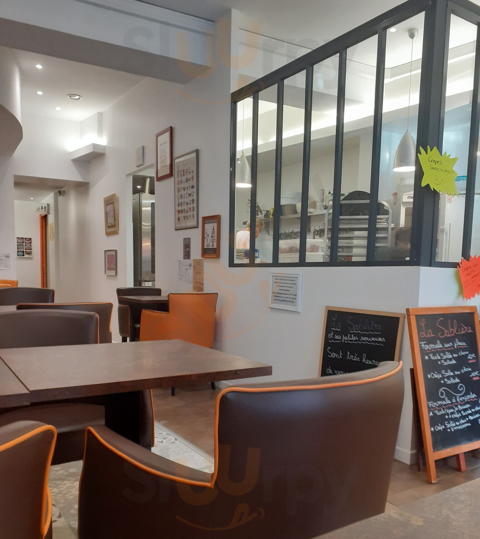 Les Petites Tables De La Sabliere