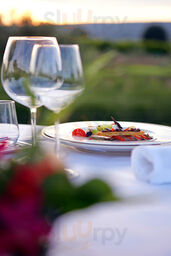 La Table Du Bonheur
