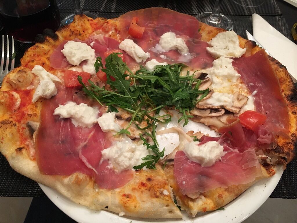 Restaurant Pizza Crispy