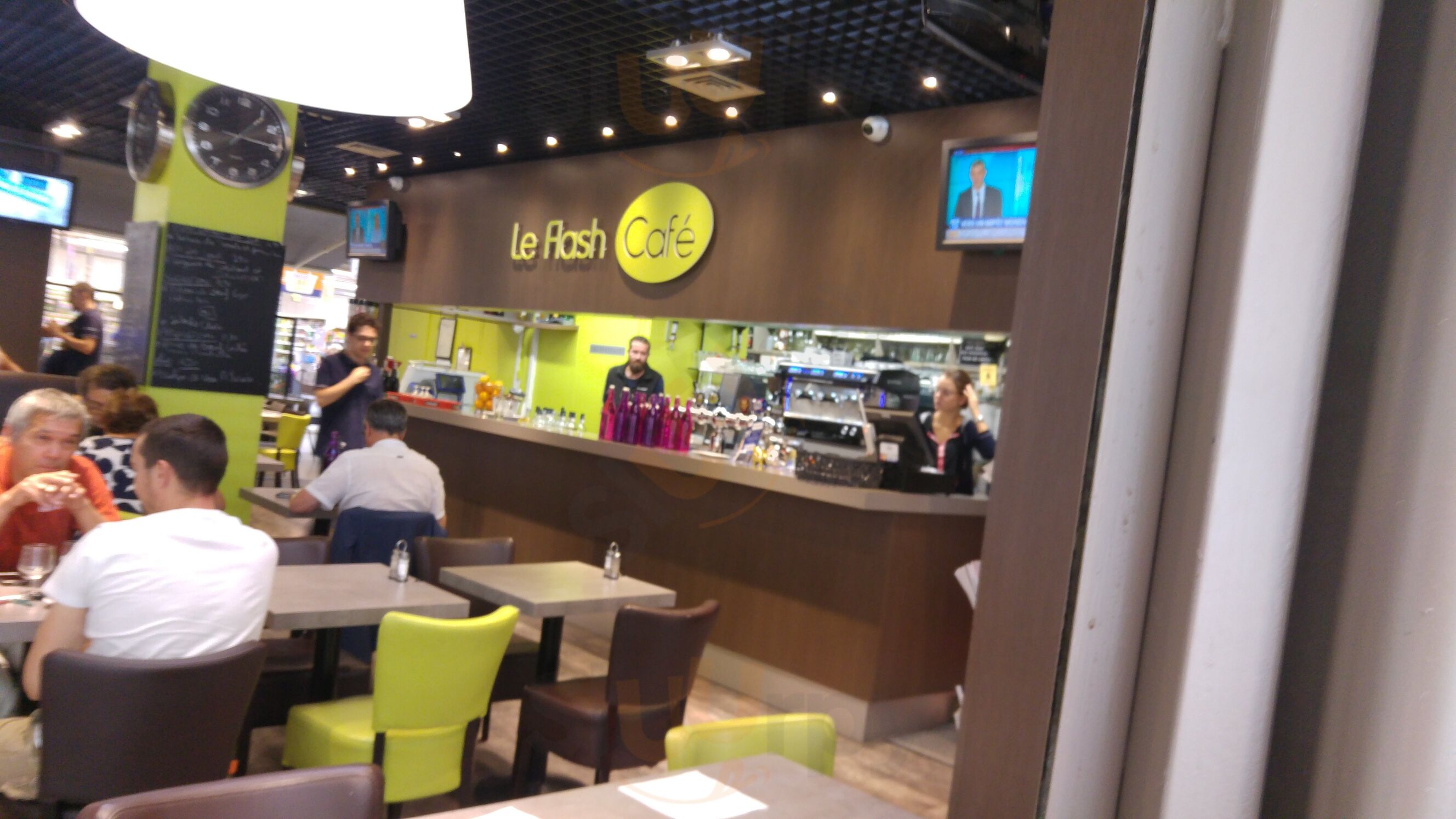 Brasserie Le Flash Cafe