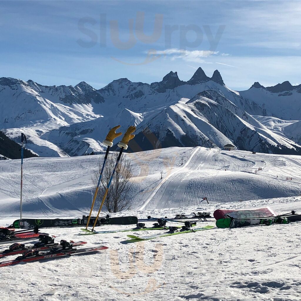 La Terrasse Des Aiguilles