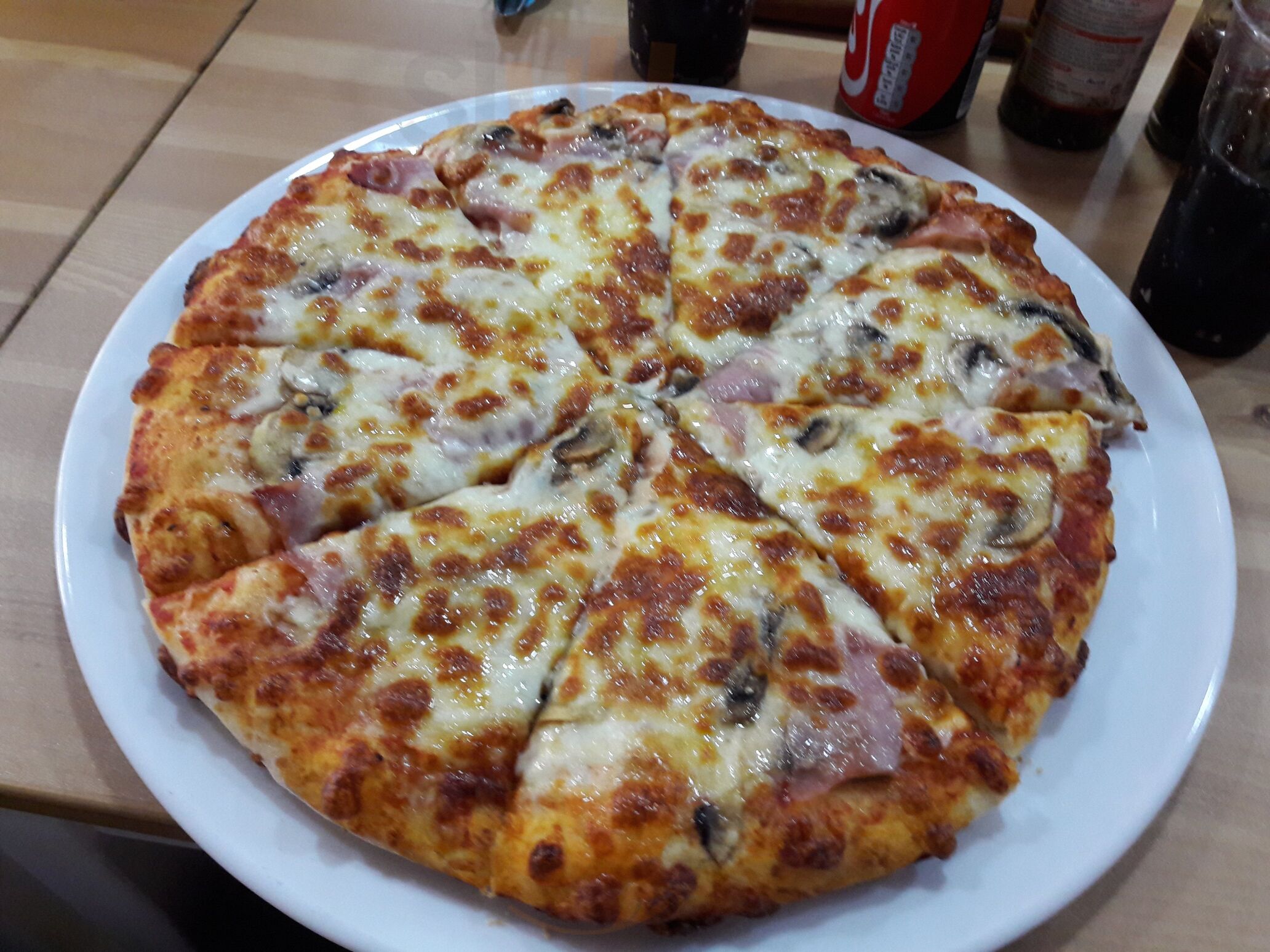 Mezza Pizza