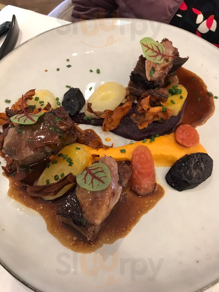 La Maison Tatin Restaurant & Bar