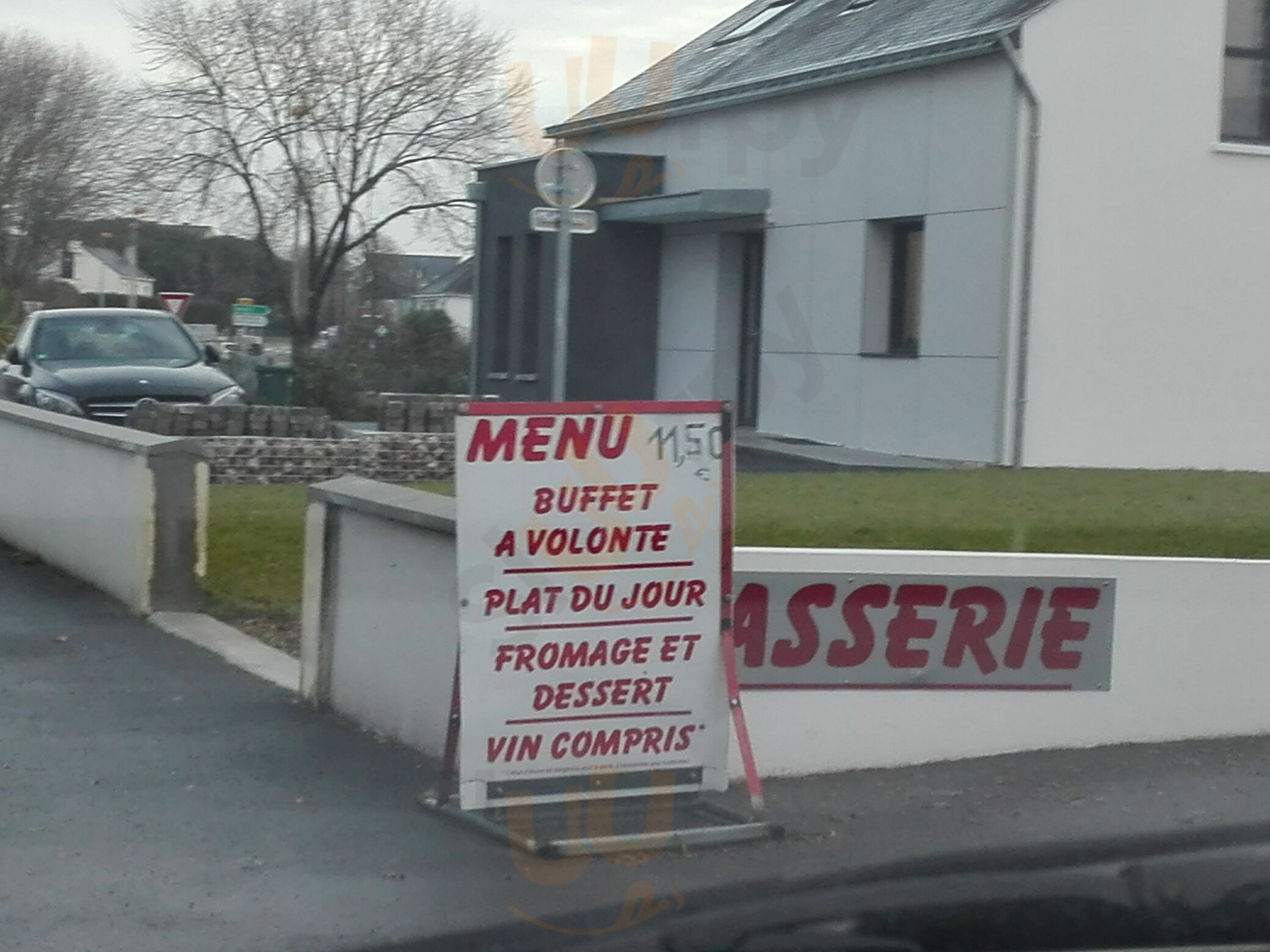 Le Custom Cafe