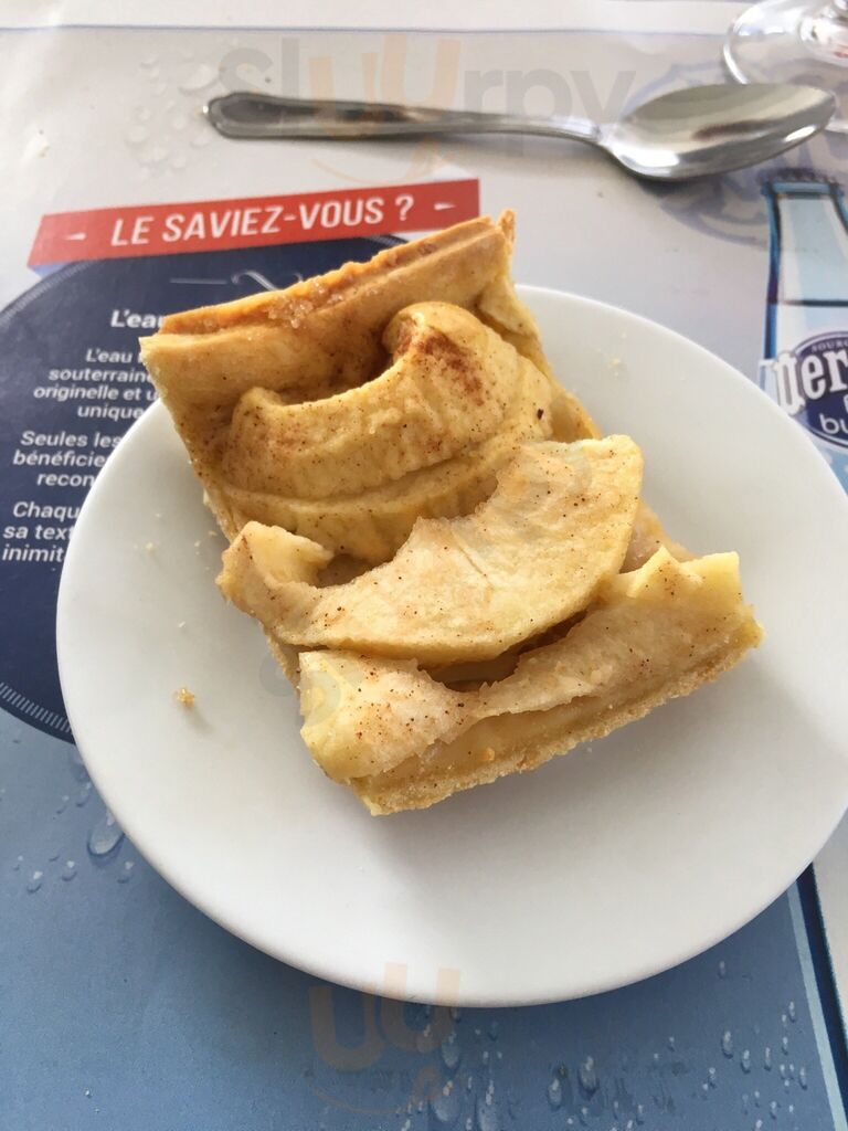 Le Pont Aux Filles Bar Resto