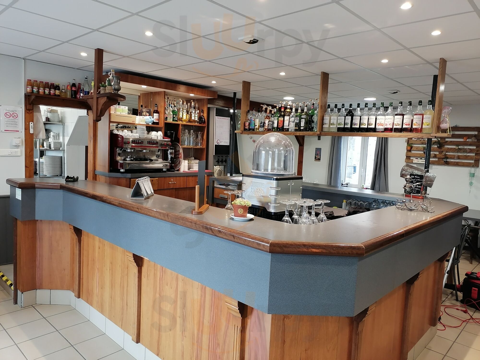 Cafe Des Promeneurs