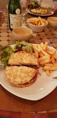 Crêperie Au Coin Du Feu Moncontour