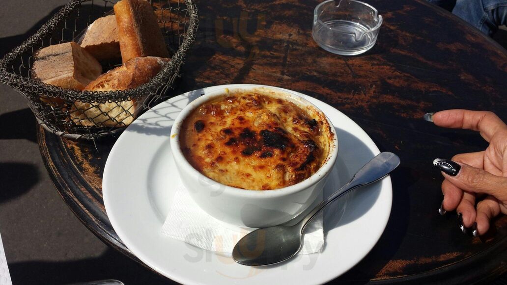 Paris London Cafe
