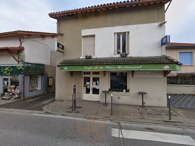 Café De La Place