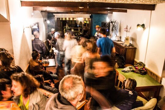 Bar Des Alpes
