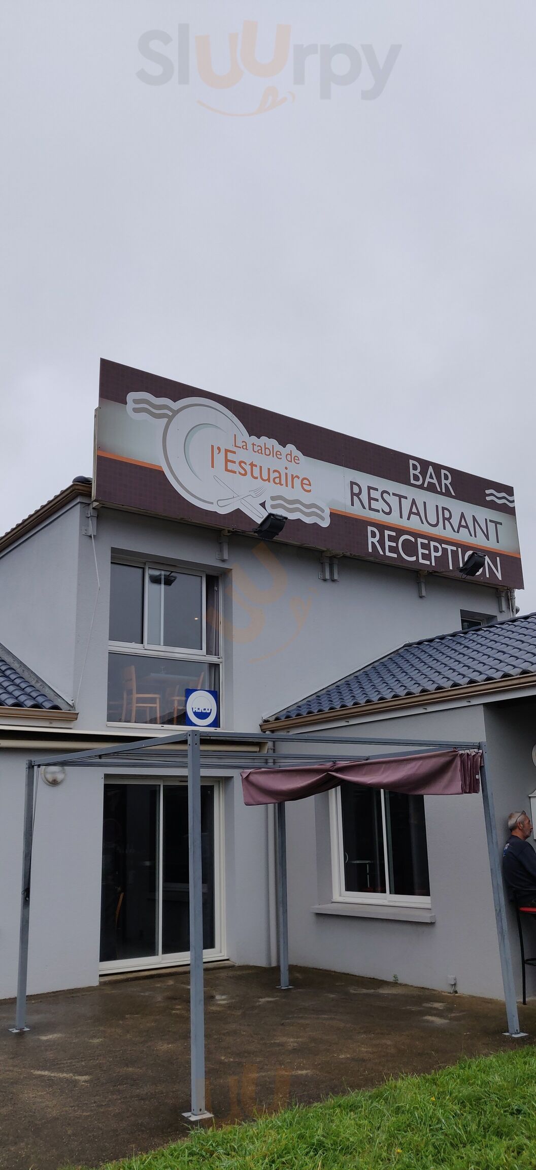 La Table De L'estuaire