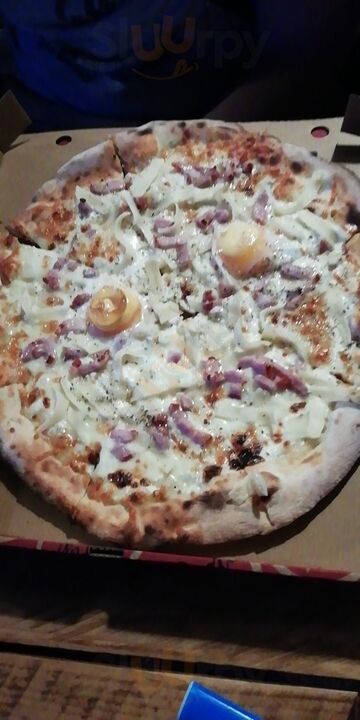 M Pizza