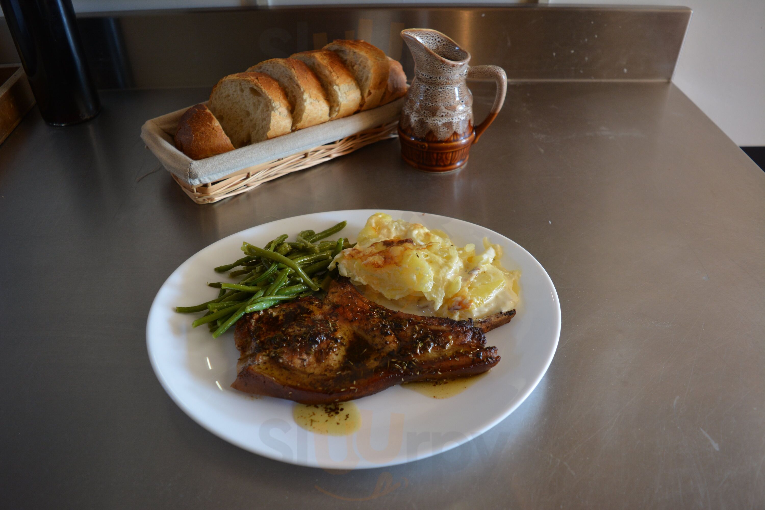 Cafe Des Sports