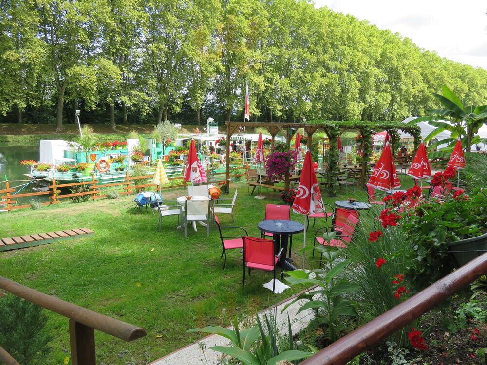 Au Délices Du Canal Castets En Dorthe