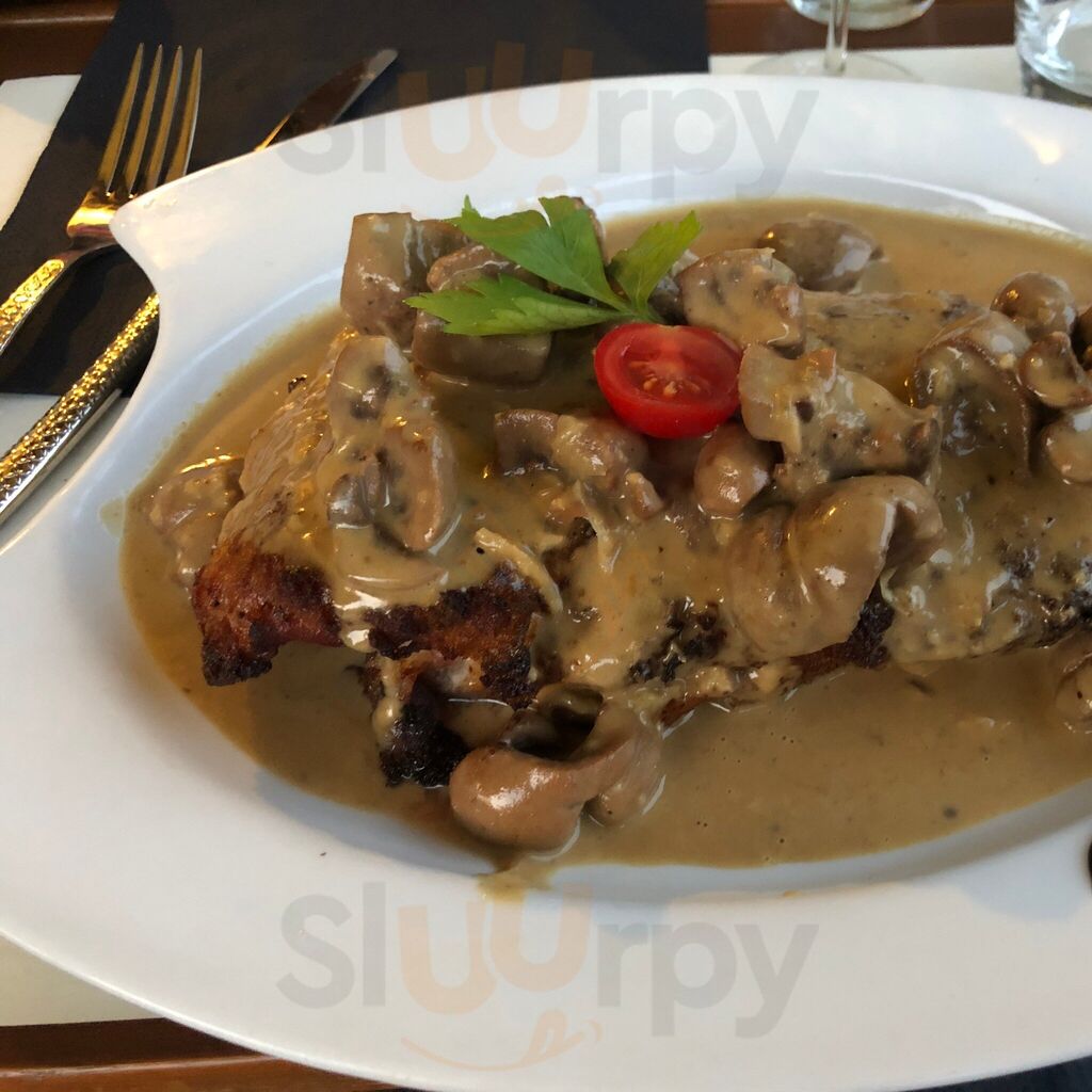Au Pot Au Feu