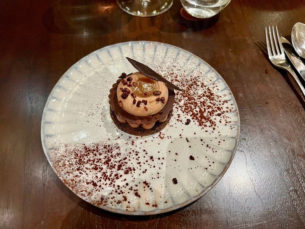 Le Bellevue Restaurant & Bar