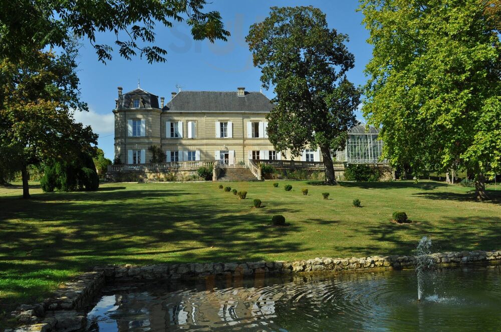 Le Glass House