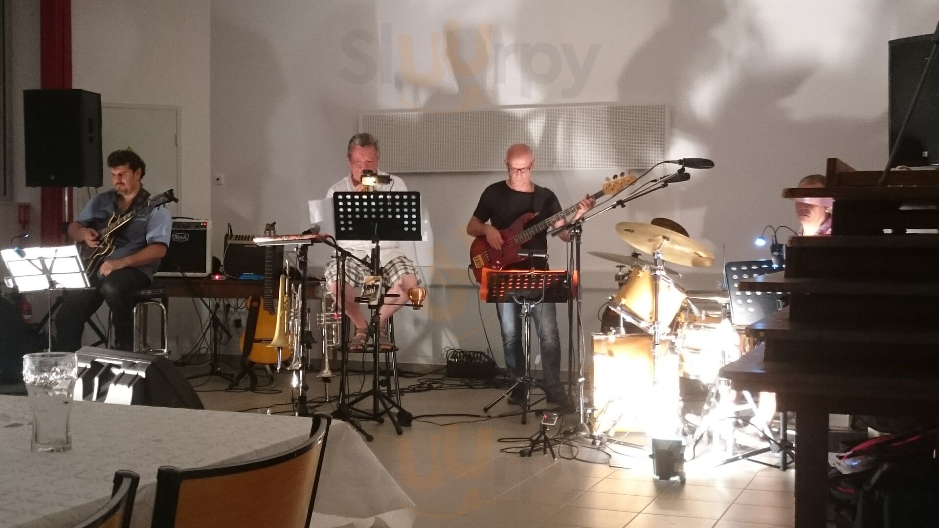 Chez Leonie