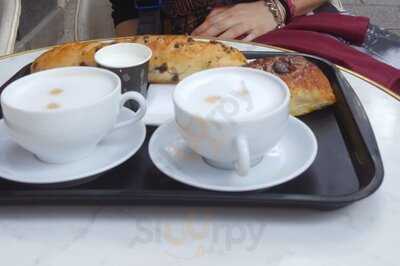 Au Petit Versailles Du Marais Paris Iv