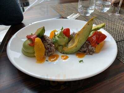 Makassar Lounge & Restaurant