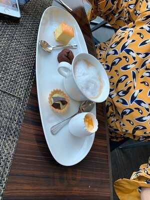 Makassar Lounge & Restaurant