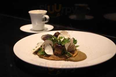 Makassar Lounge & Restaurant